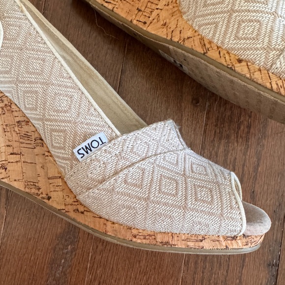 TOMS Women's Classic Wedge Sandals - Picture 2 of 10